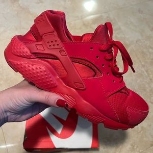 Huaraches Nike Red Sneakers Vibrant Athletic Design